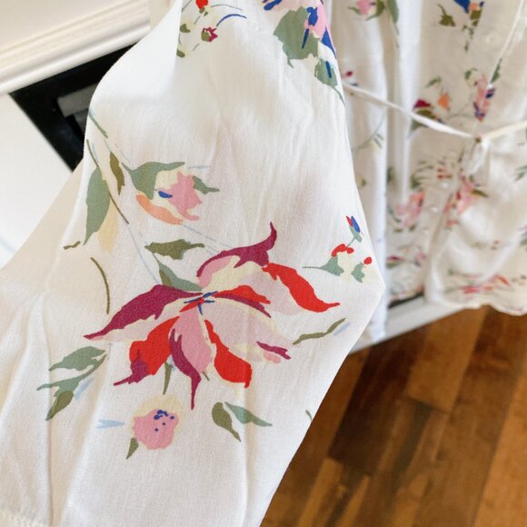 NWT Abercrombie & Fitch White Floral V neck Mini Dress - Picture 3 of 7